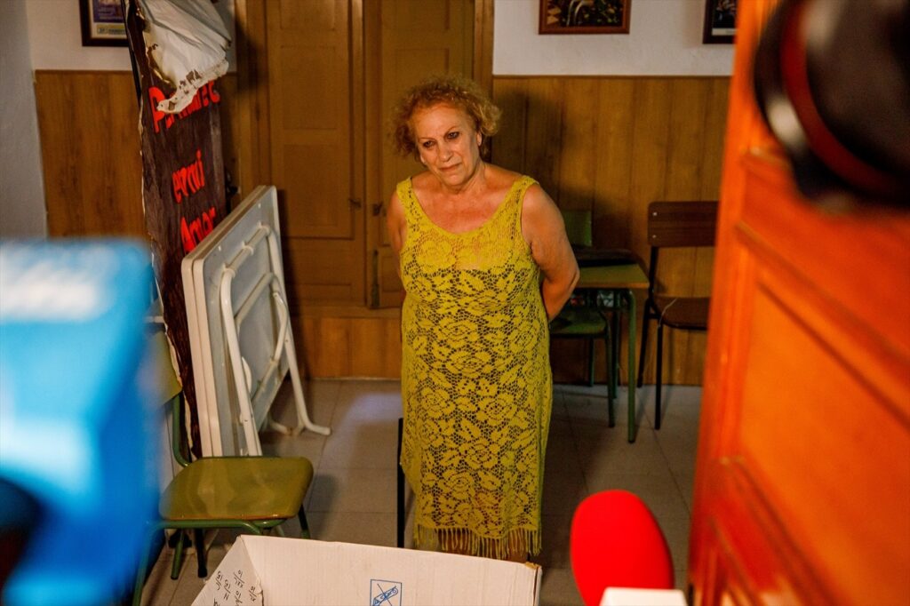 La madre de Luis Rubiales, Ángeles Béjar, está en huelga de hambre, encerrada en una iglesia de Motril