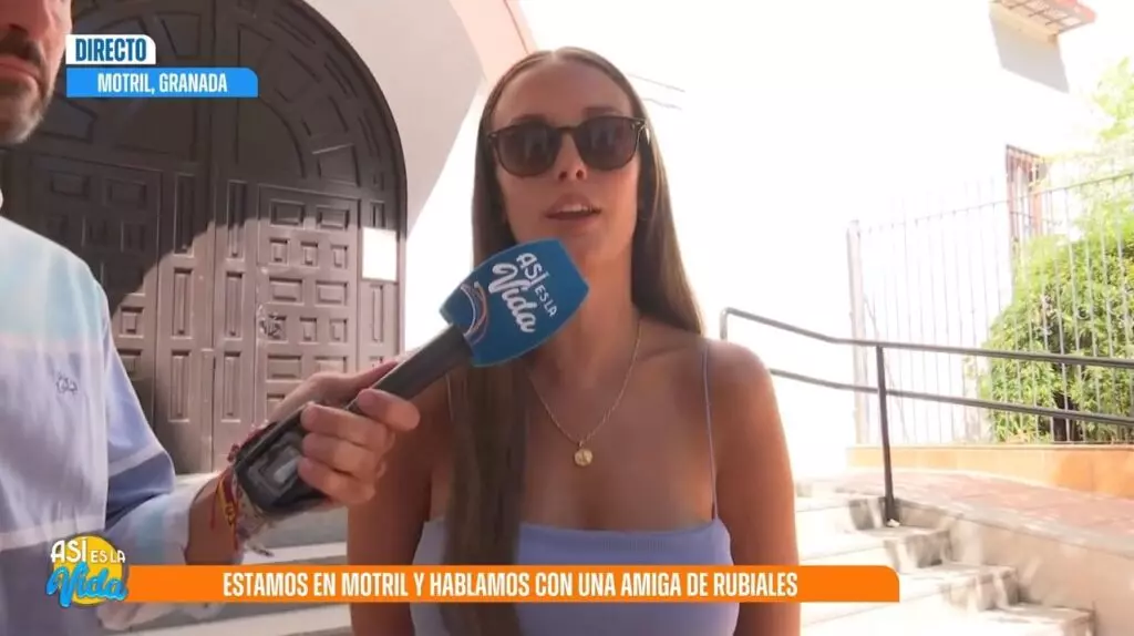 María Mora, amiga de Luis Rubiales, dice que él está muy preocupado por su madre