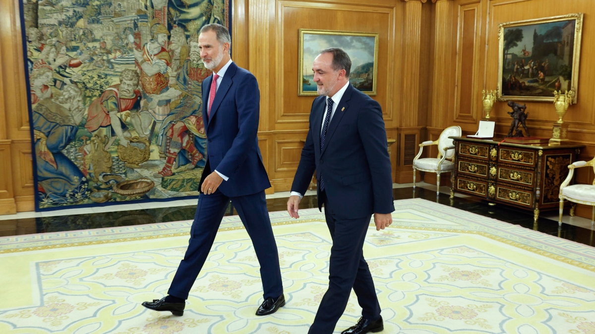 Felipe VI ha recibido este lunes en su despacho del Palacio de la Zarzuela al presidente de Unión del Pueblo Navarro (UPN)
