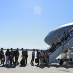 Llega a España el avión militar fletado por el Gobierno de España con evacuados de Níger
