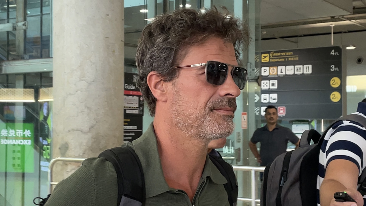 El actor español Rodolfo Sancho a su llegada a Bangkok