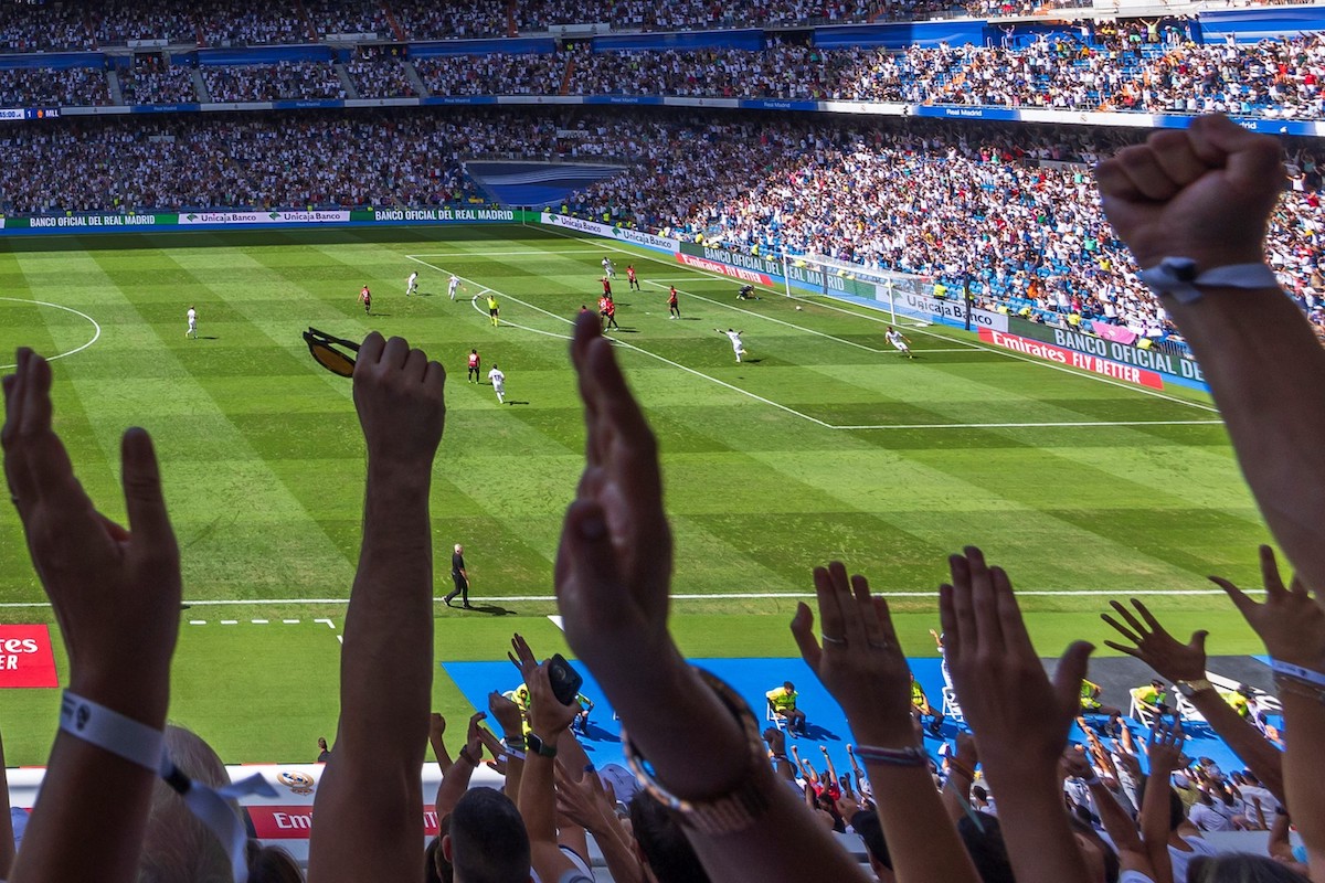Tarjeta Real Madrid de Unicaja Banco: tres meses de fútbol gratis en casa y experiencias exclusivas.