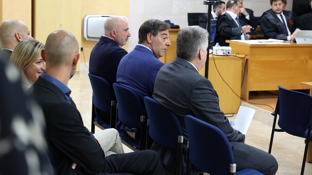 El juez Manuel Penalva y el fiscal Miguel Ángel Subirán, en una de las vistas del juicio