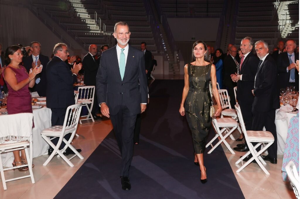 Los reyes Felipe y Letizia en los premios de La Vanguardia