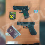 Las dos pistolas de airsoft incautadas al colombiano detenido por la Policía Nacional por secuestrar a su compatriota