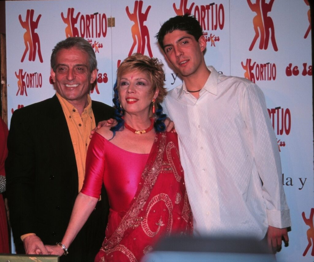 María Jiménez con el que fue su marido Pepe Sancho y su hijo Alejandro Sancho