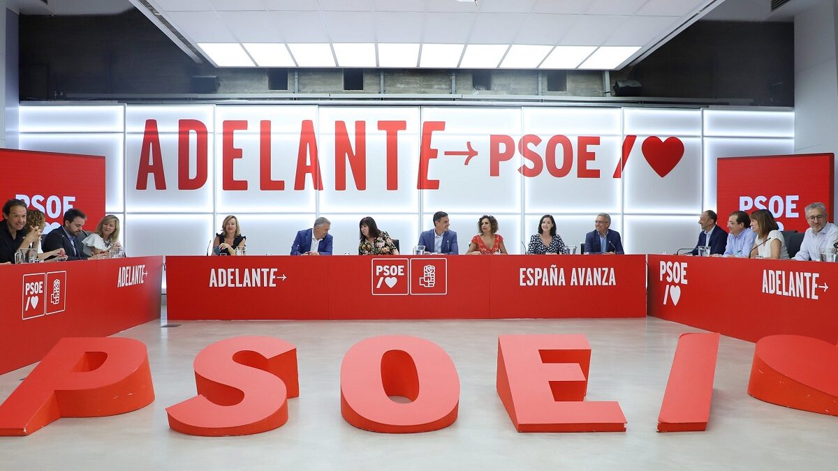 La amnistía a Puigdemont fractura al PSOE: “Hay altos cargos del Gobierno acusando a Felipe de ser de Vox”