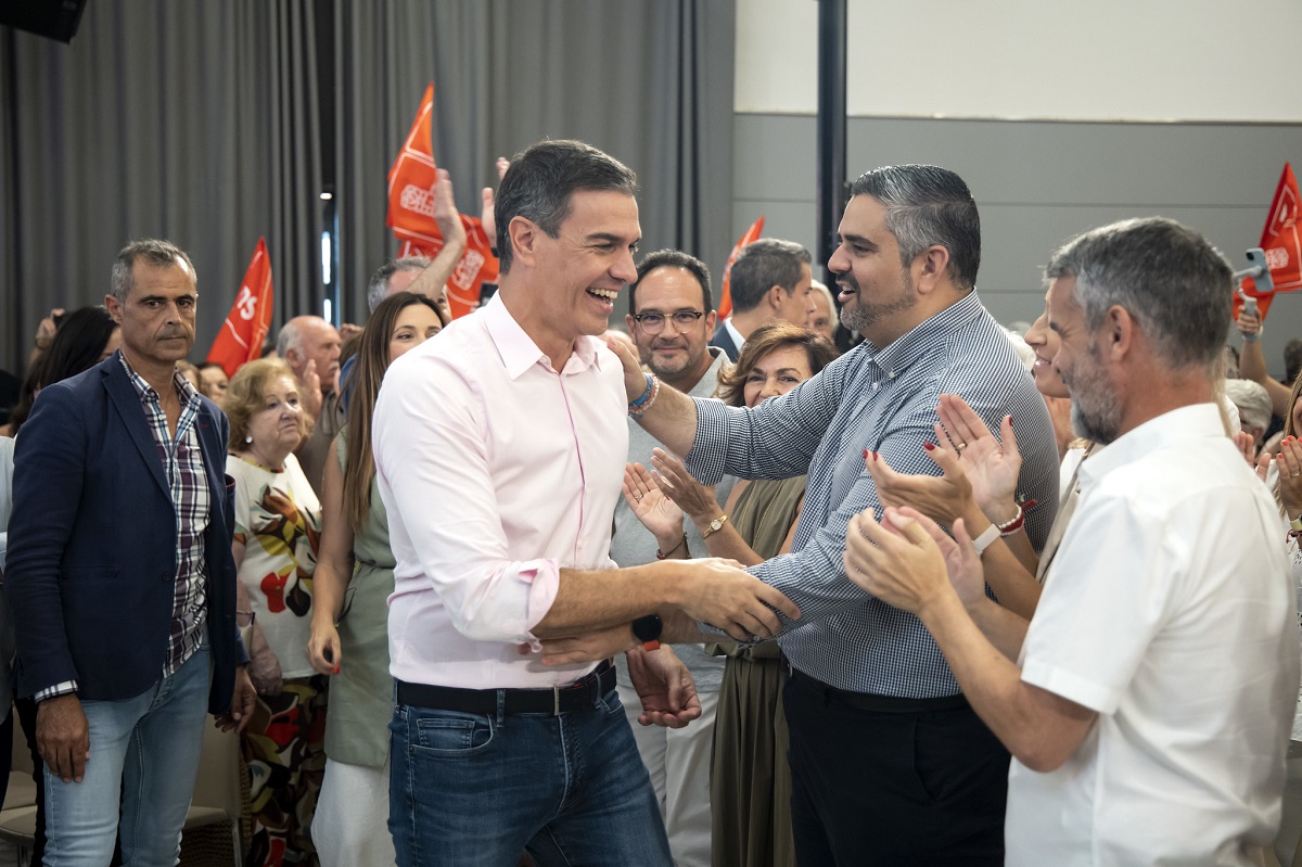 El PSOE consultará a sus militantes el acuerdo de coalición con Sumar pero no el pacto con Puigdemont