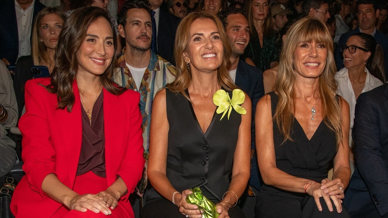 Tamara Falcó, Marie Castellvi-Dépée y Begoña Gómez en el desfile de Pedro del Hierro de Semana de la Moda de Madrid
