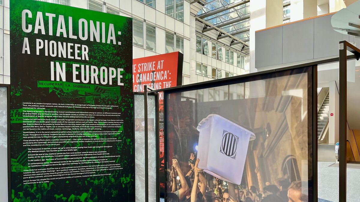 Puigdemont intenta utilizar la Eurocámara para reivindicar el 1-O en la UE