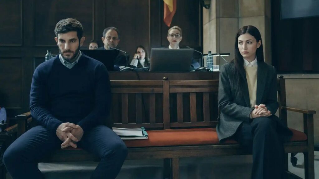 Úrsula Corberó y Quim Gutiérrez en 'El cuerpo en llamas', de Netflix