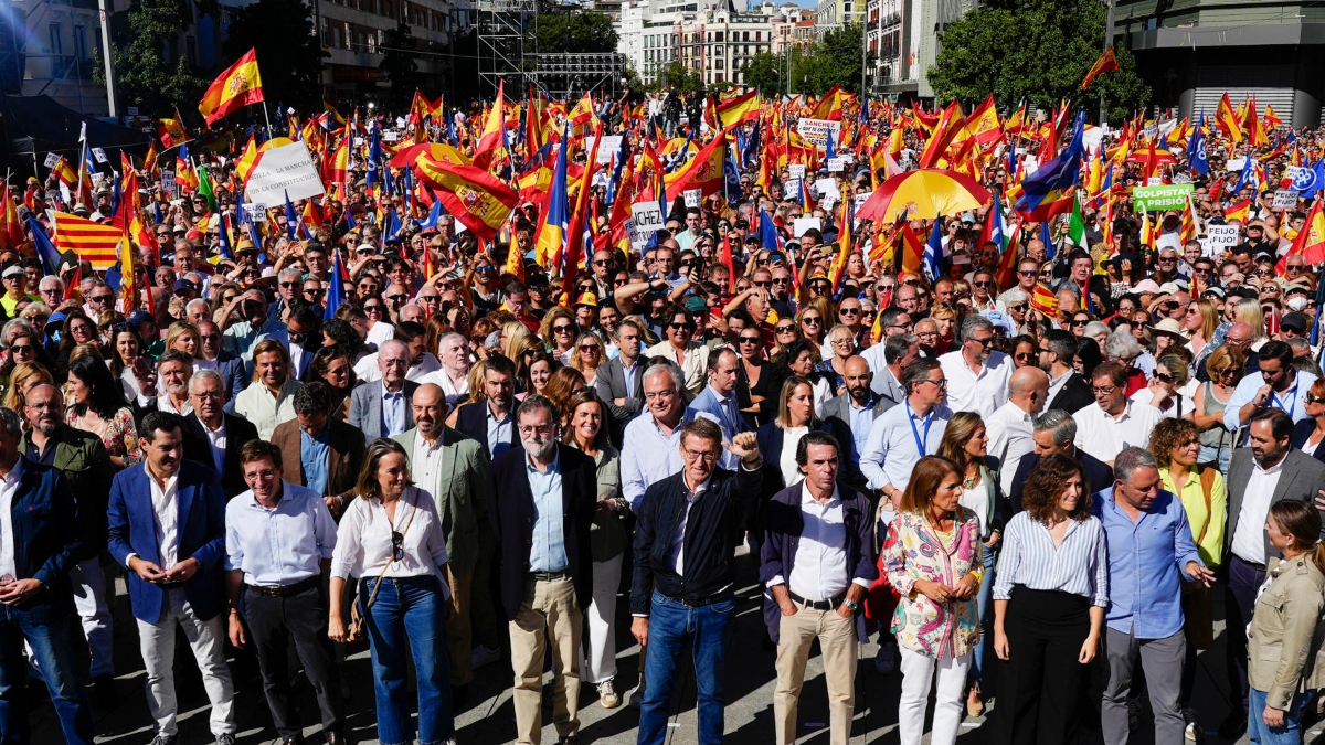 Imagen de la plaza de Felipe II durante la manifestación contra la amnistía Sánchez
