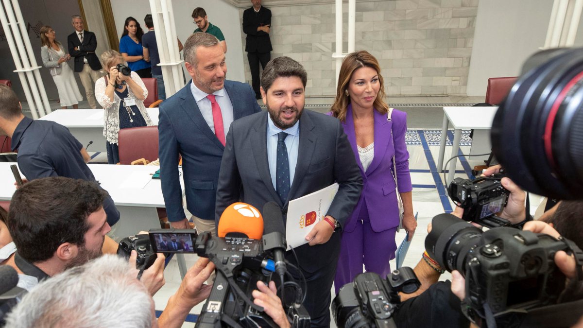 López Miras afronta su tercera legislatura como presidente de Murcia gracias a Vox