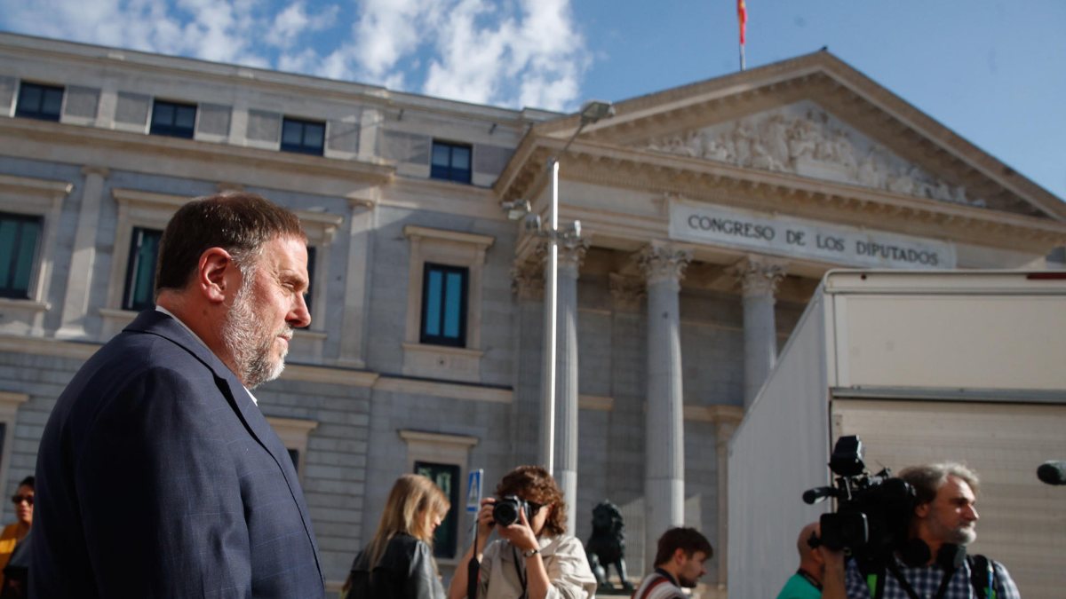 El líder de ERC, Oriol Junqueras, en las puertas del Congreso de los Diputados