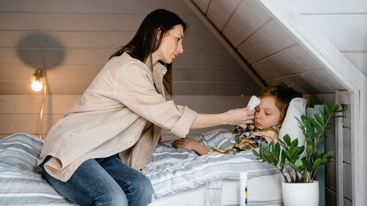 Las cinco cosas que no se deben hacer cuando tu hijo está enfermo, según Harvard