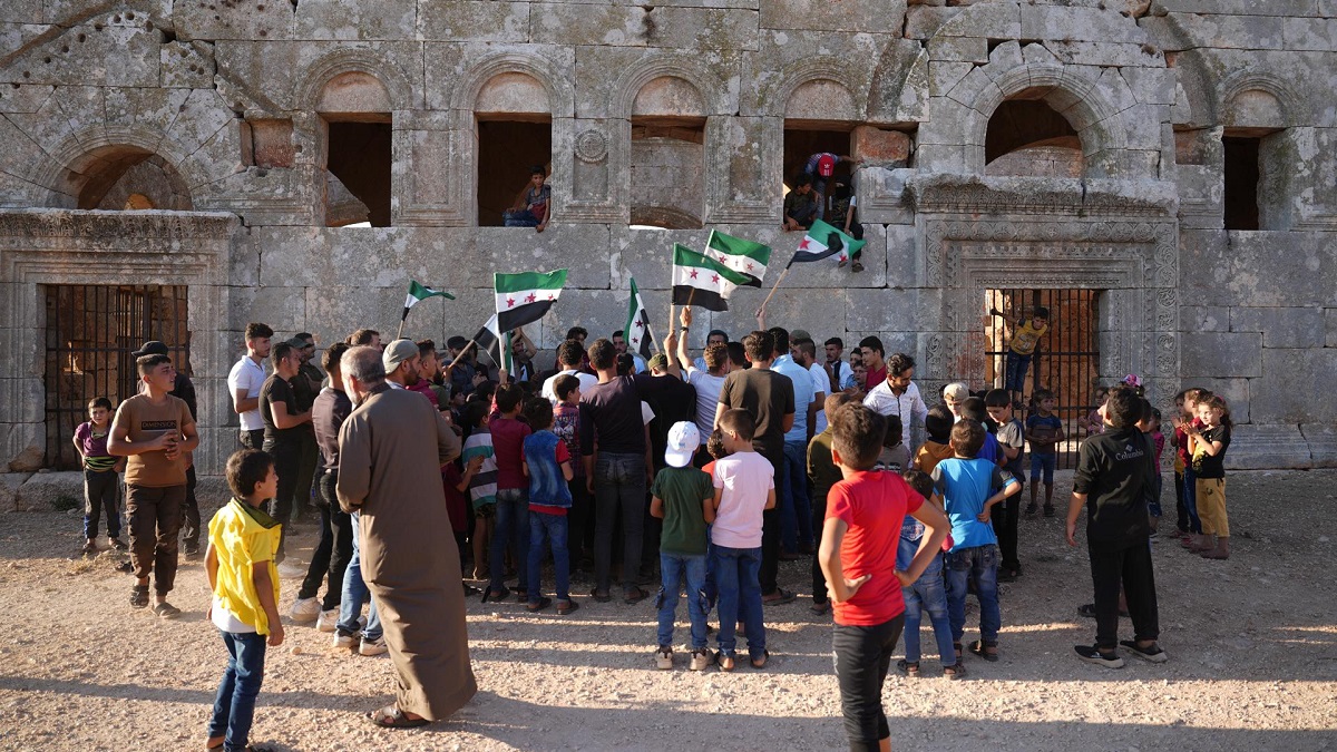 Manifestantes al norte de Siria en solidaridad con las protestas del sur del país
