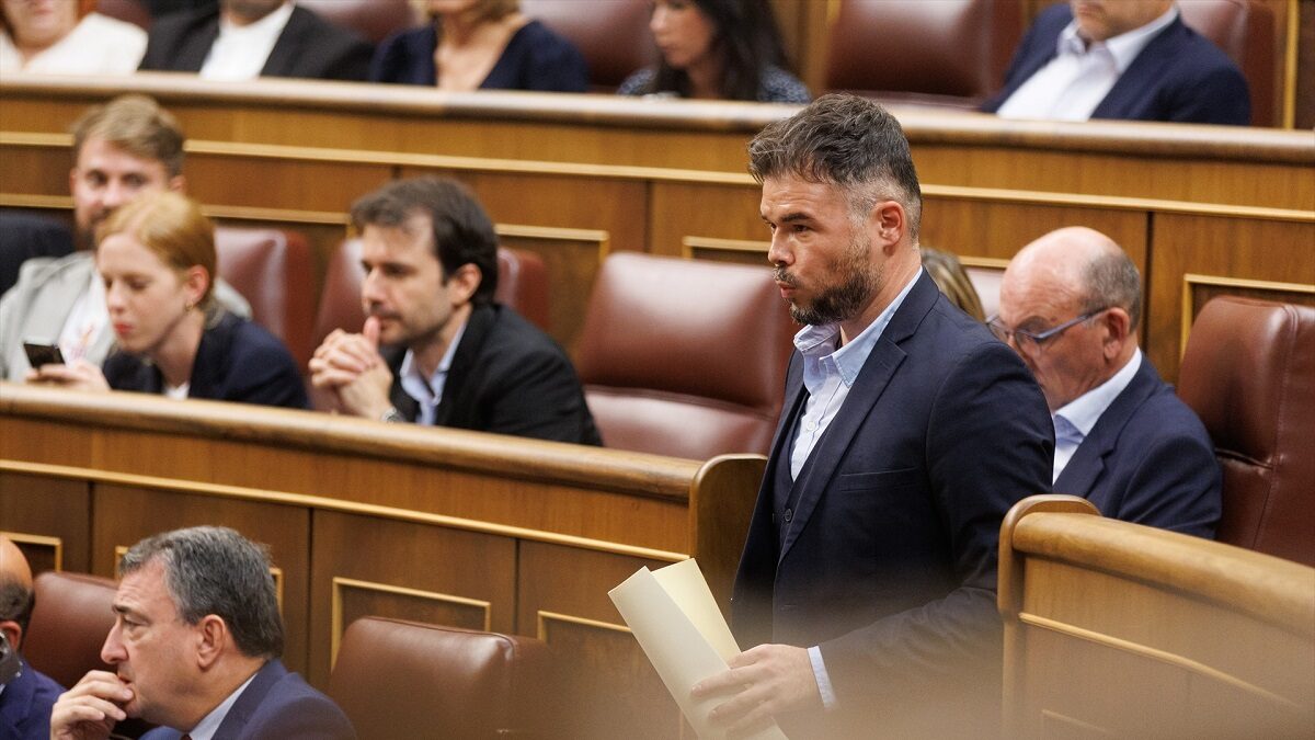 Gabriel Rufián, durante una sesión plenaria en la se aprueba el uso de las lenguas cooficiales en el Congreso de los Diputados