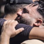 Un palestino llorando la muerte de un familiar tras el contrataque de Israel