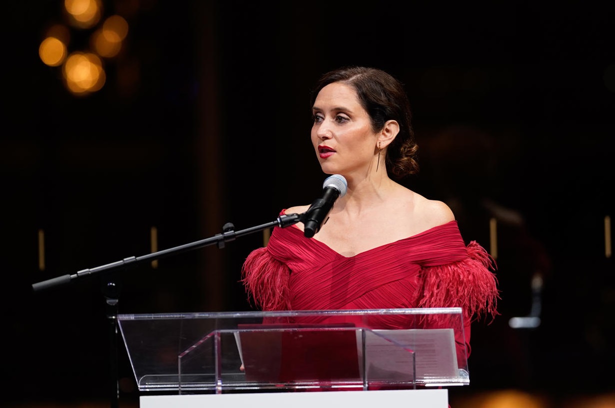 Isabel Díaz Ayuso, espectacular con un vestido rojo en Nueva York