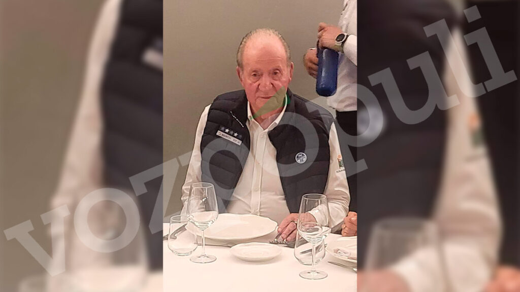 La cena más triste del rey Juan Carlos: rodeado de familiares y amigos pero sin Felipe VI