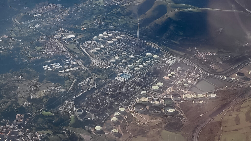 La gran refinería de Bilbao, por dentro