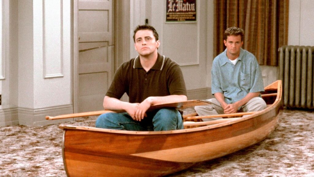 Matthew Perry y Matt LeBlanc como Chandler Bing y Joey Tribbiani en 'Friends'