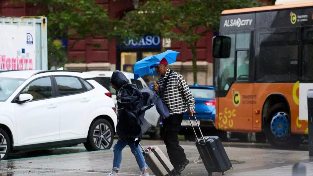 La Aemet pone en alerta a 12 comunidades este fin de semana por fuertes precipitaciones y rachas de viento