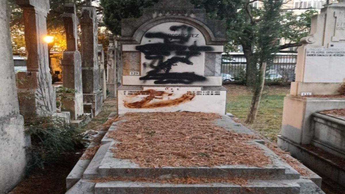 Imagen de la tumba de Buesa tras el ataque