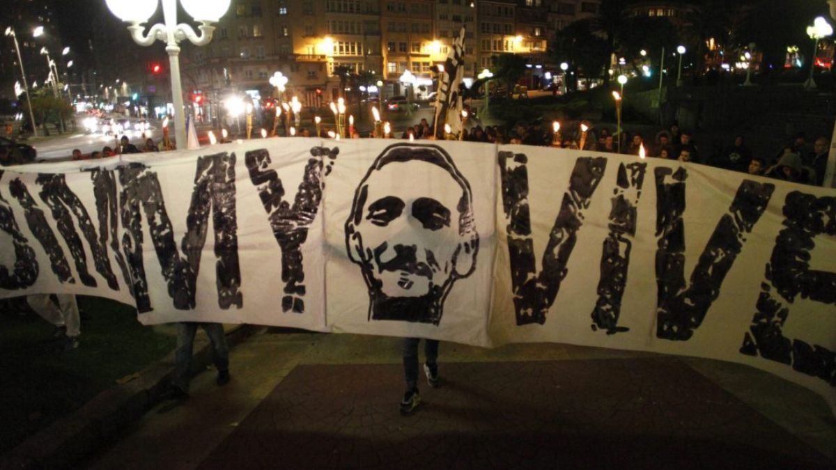 Pancarta en apoyo a Jimmy, asesinado en una reyerta de ultras en 2014 en Madrid