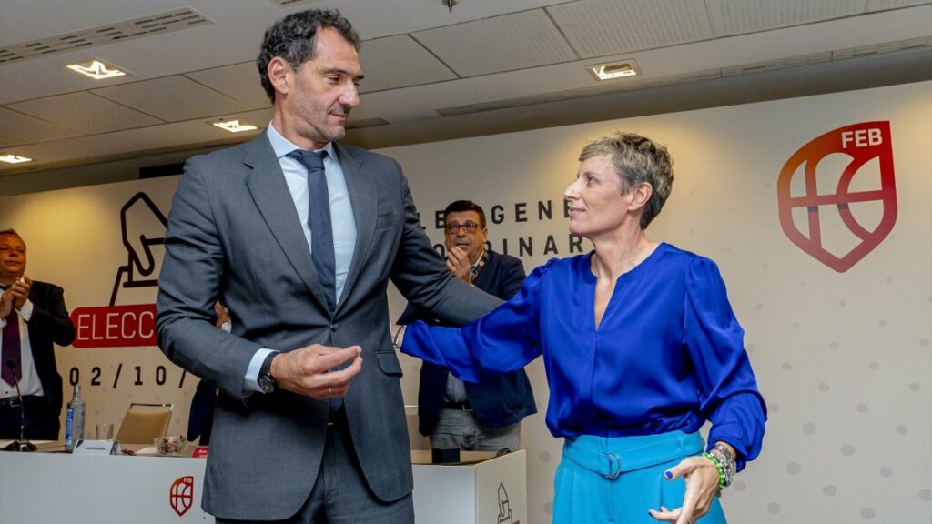 Elisa Aguilar, nueva presidenta de la Federación Española de Baloncesto, junto a Jorge Garbajosa, presidente de FIBA Europa y expresidente de la FEB.