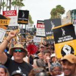 Los guionistas de Hollywood ponen fin a la huelga: ratifican el nuevo convenio para los próximos tres años
