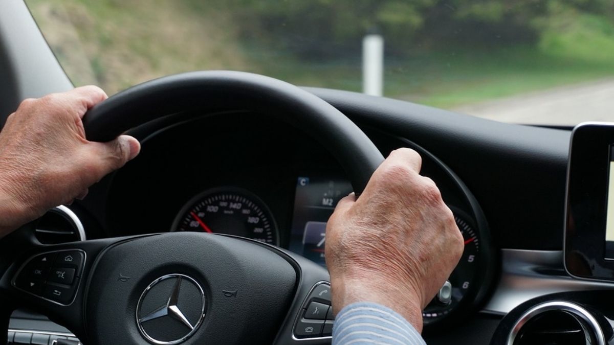 La Unión Europea se pone seria: el cambio en el carnet de conducir de los mayores de 60 años
