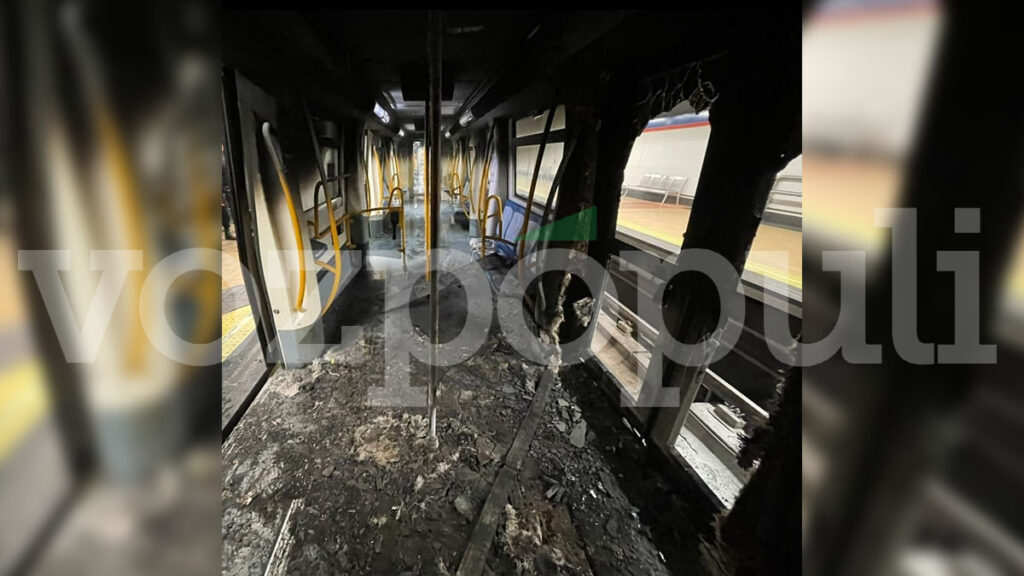 El estado en el que quedó el vagón de Metro con la explosión de los patinetes