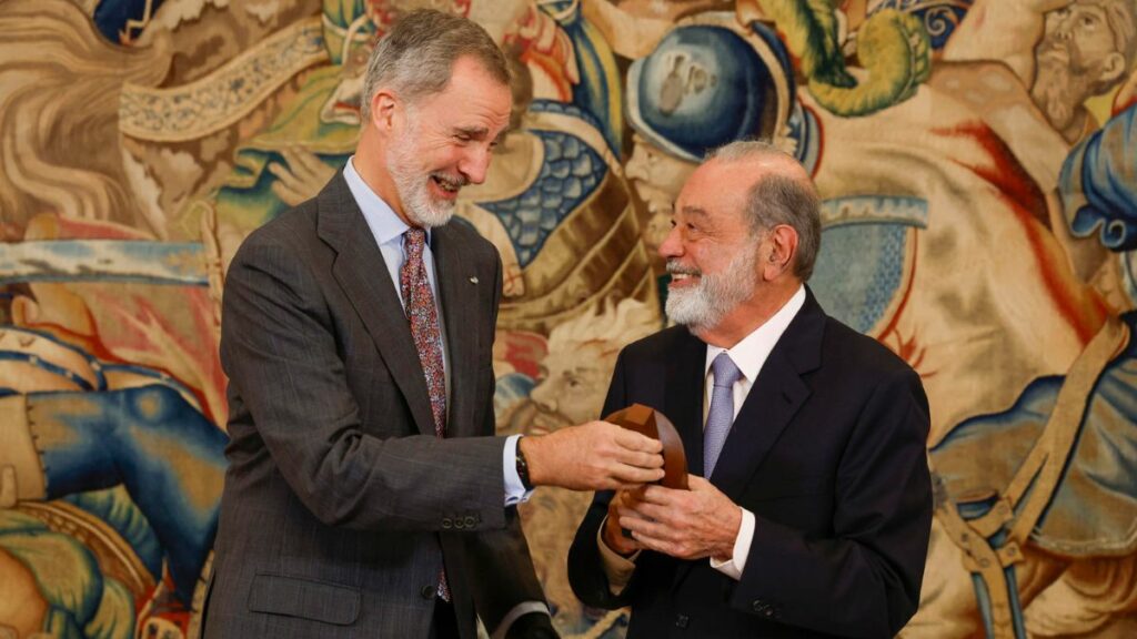 Carlos Slim sienta las bases de la mayor promotora de viviendas de España