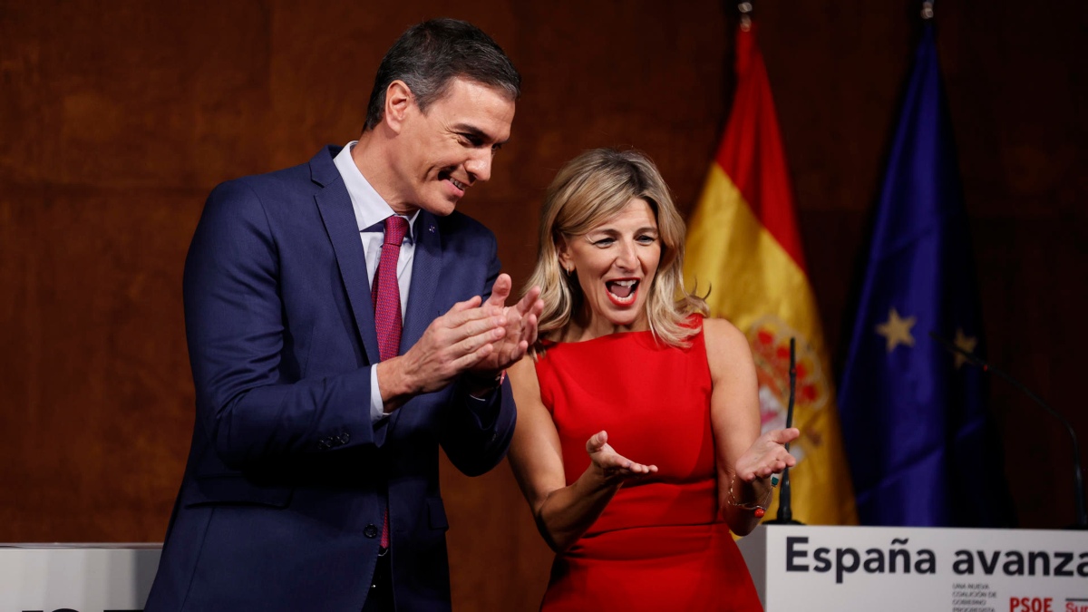 El líder del PSOE y presidente del Gobierno en funciones, Pedro Sánchez, y la líder de Sumar y ministra de Trabajo en funciones, Yolanda Díaz.