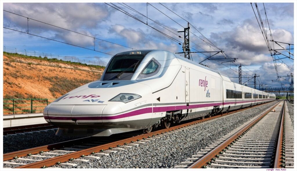 Detienen un tren con 230 pasajeros en la vía férrea Madrid-Toledo tras un arrollamiento mortal