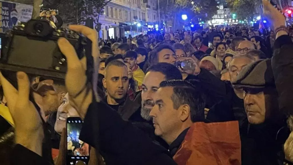 Santiago Abascal en la manifestación de Ferraz