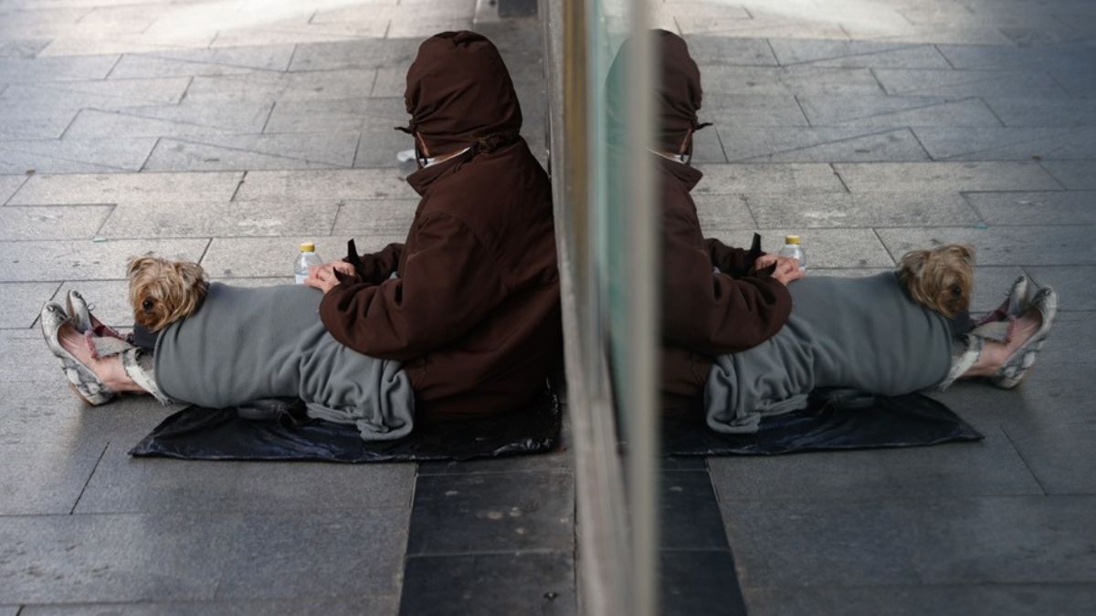 La Unión Europea refleja que en España 1 de cada 5 habitantes son pobres.