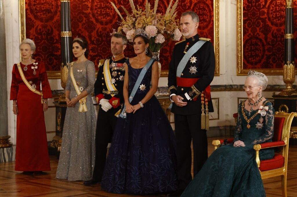 El rey Felipe VI y la reina Letizia en Dinamarca con la reina Margarita, el príncipe Federico y Mary Donaldson