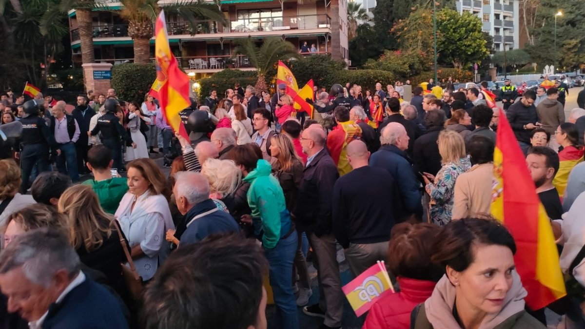 Cientos de manifestantes se reúnen en Málaga para gritar contra la amnistía