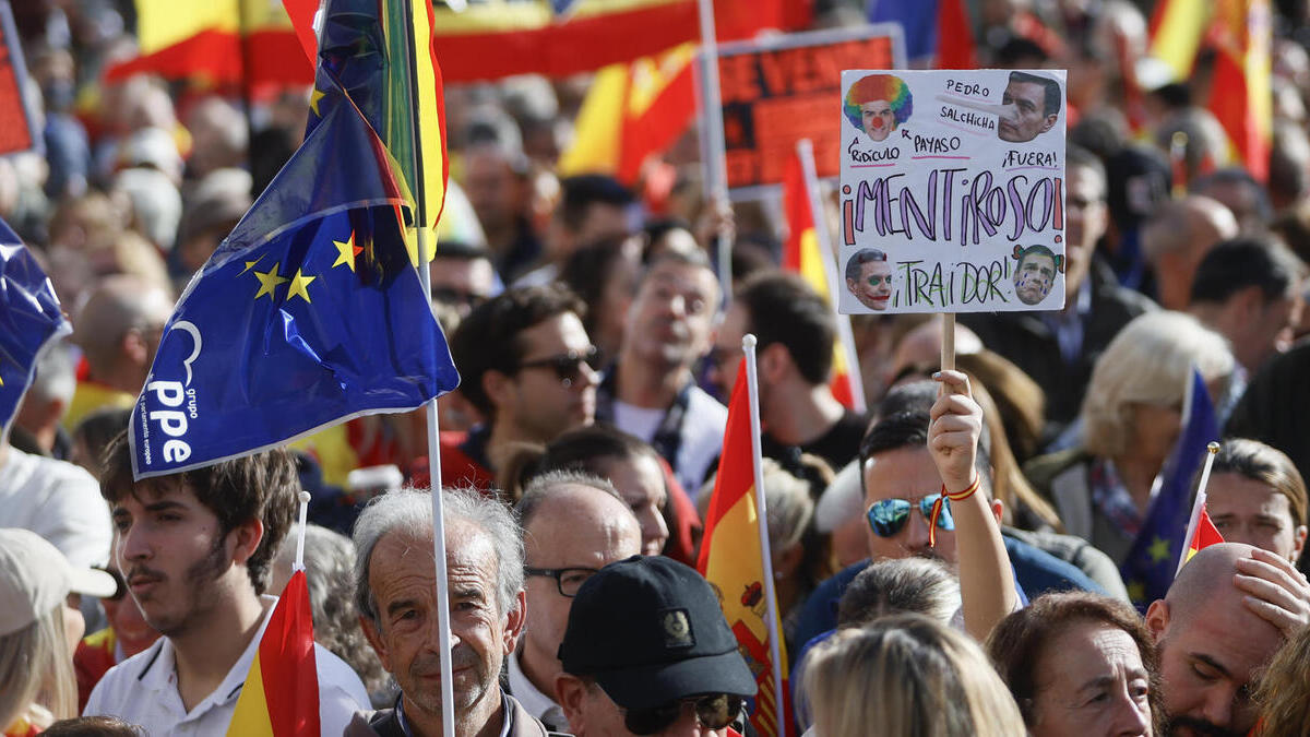 Manifestación en la Puerta del Sol en Madrid, este domingo.