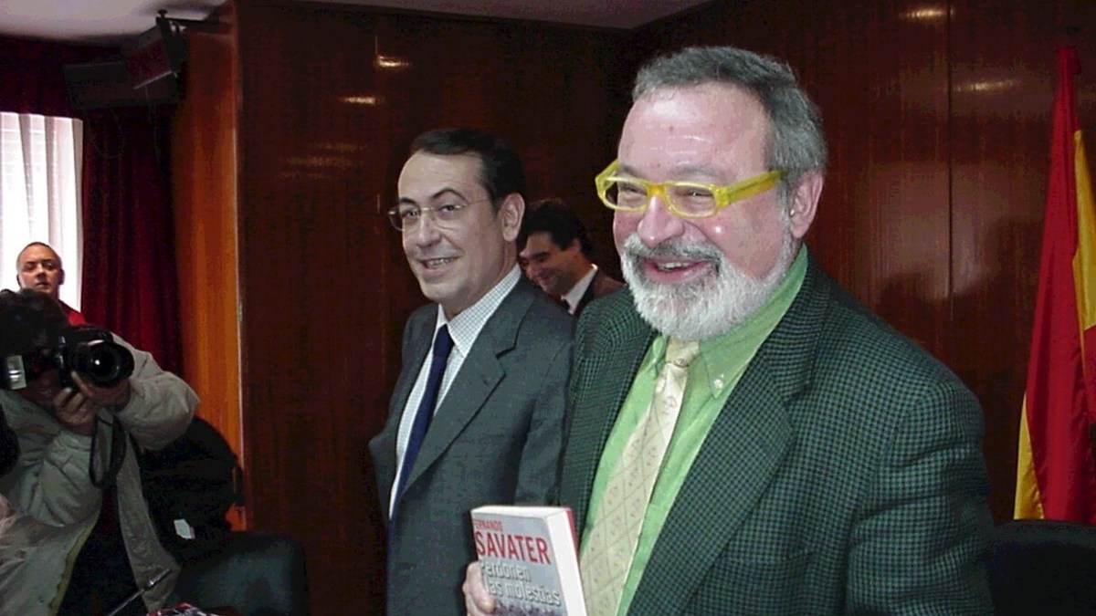Nicolás Redondo Terreros junto a Fernando Savater