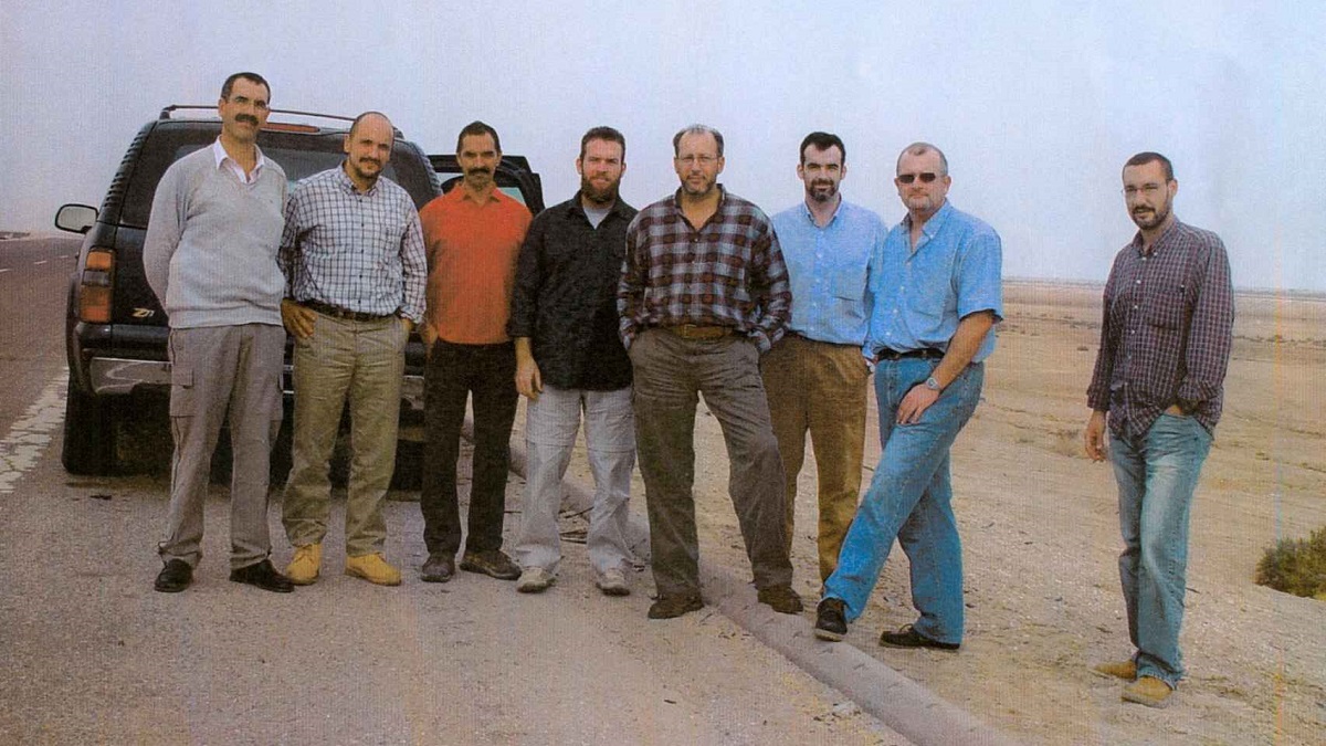 Los ocho agentes del CNI emboscados en Latifiya (Irak), José Manuel Sánchez es el tercero por la derecha