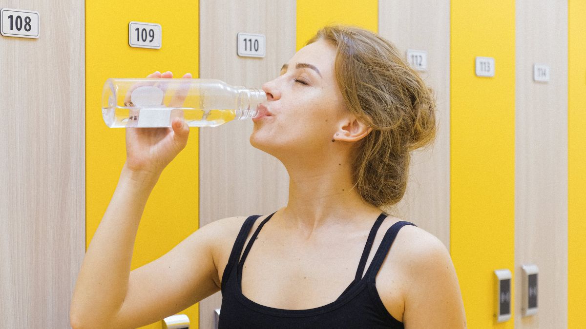 Mantenerse hidratado sin beber agua? Estas son las 6 alternativas a tener  en cuenta