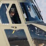 Felipe VI a bordo del helicóptero Chinook