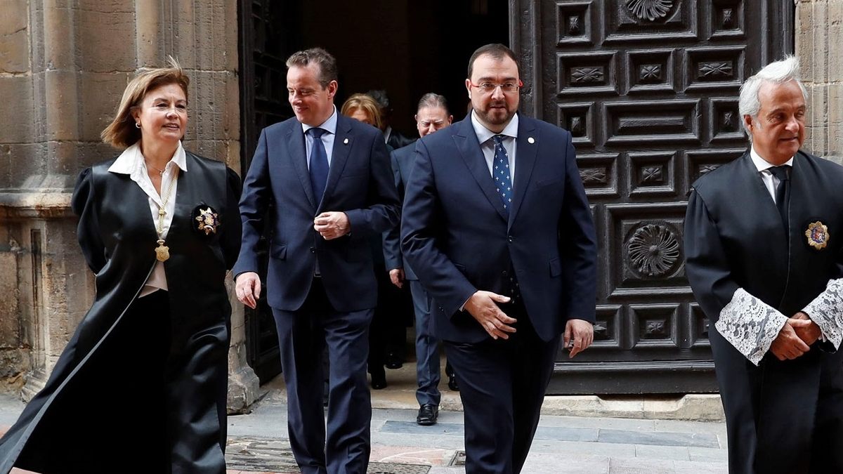 La fiscal superior de Asturias junto al presidente del Principado