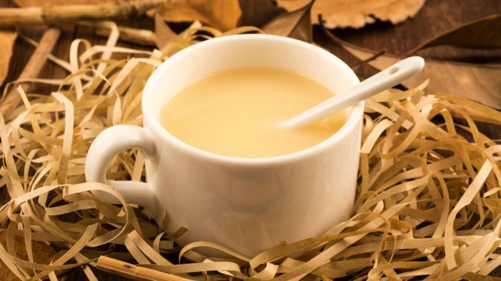 Fácil receta de leche dorada (o leche de cúrcuma) - Nutrición al Grano