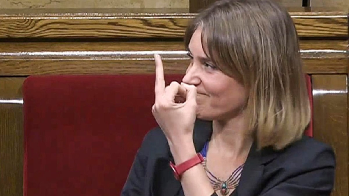 Peineta de Jéssica Albiach a Ignacio Garriga en el Parlament