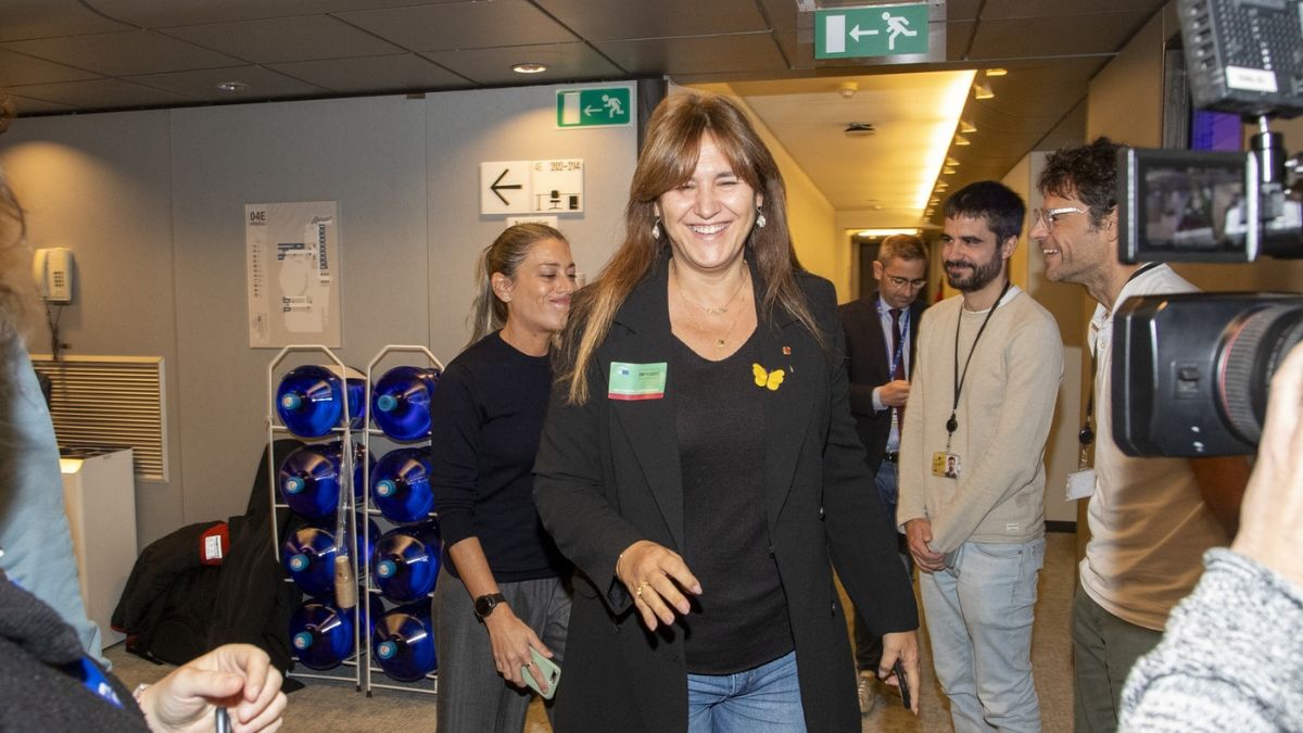 La presidenta de Junts, Laura Borràs, a su llegada al Parlamento Europeo