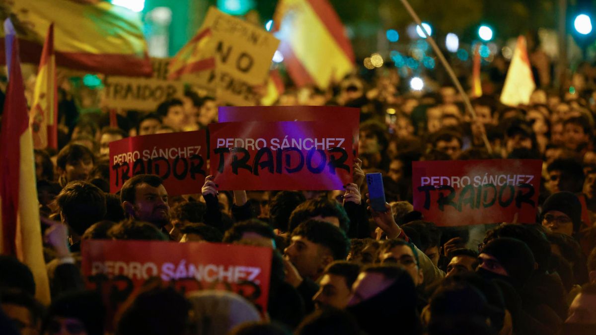 Manifestación en Ferraz contra la amnistía el 7 de octubre
